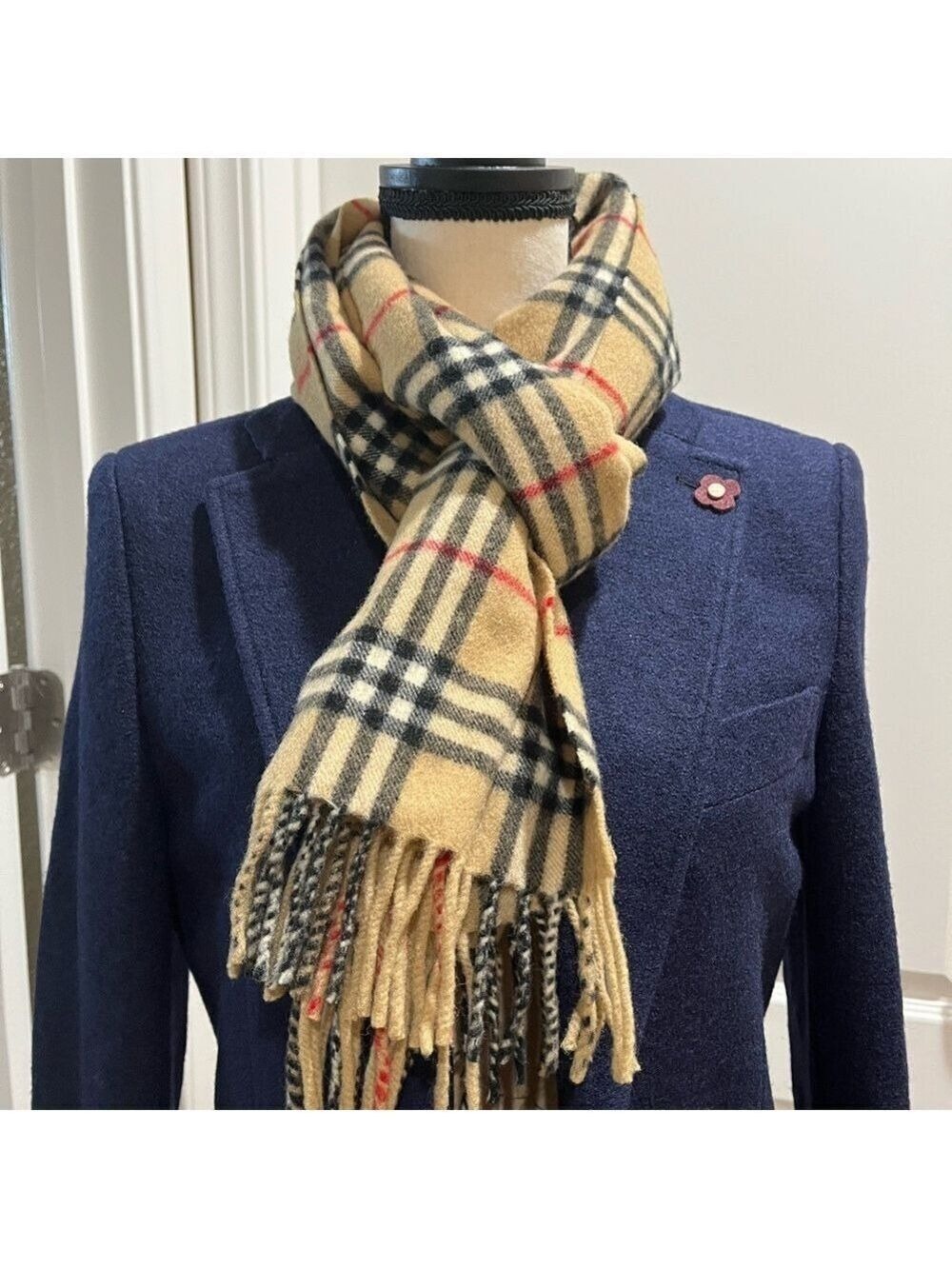BURBERRYS OF LONDON CASHMERE SCARF - Picture 7 of 9
